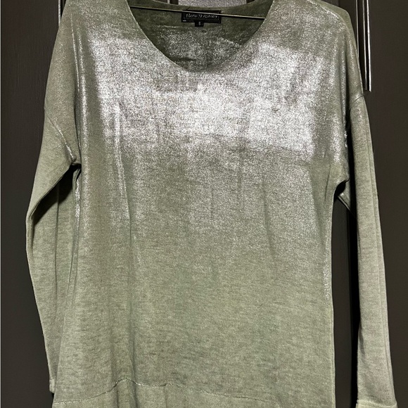 Flora Ashley lightweight sweater top with silver sheen - Picture 2 of 6